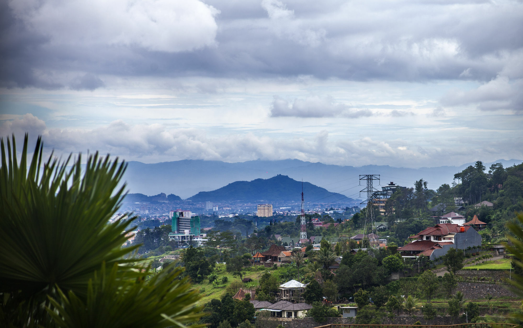 Kencana Villa Dago Bandung Buitenkant foto