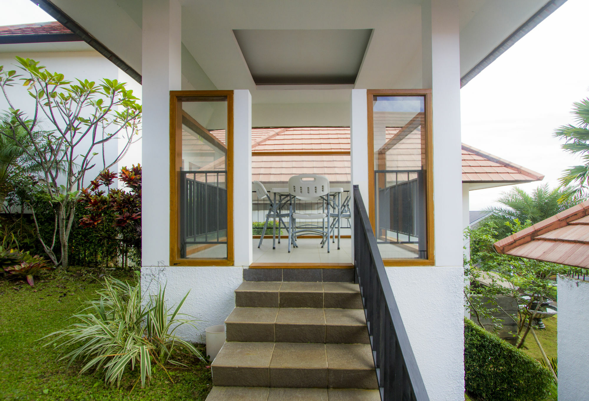 Kencana Villa Dago Bandung Buitenkant foto