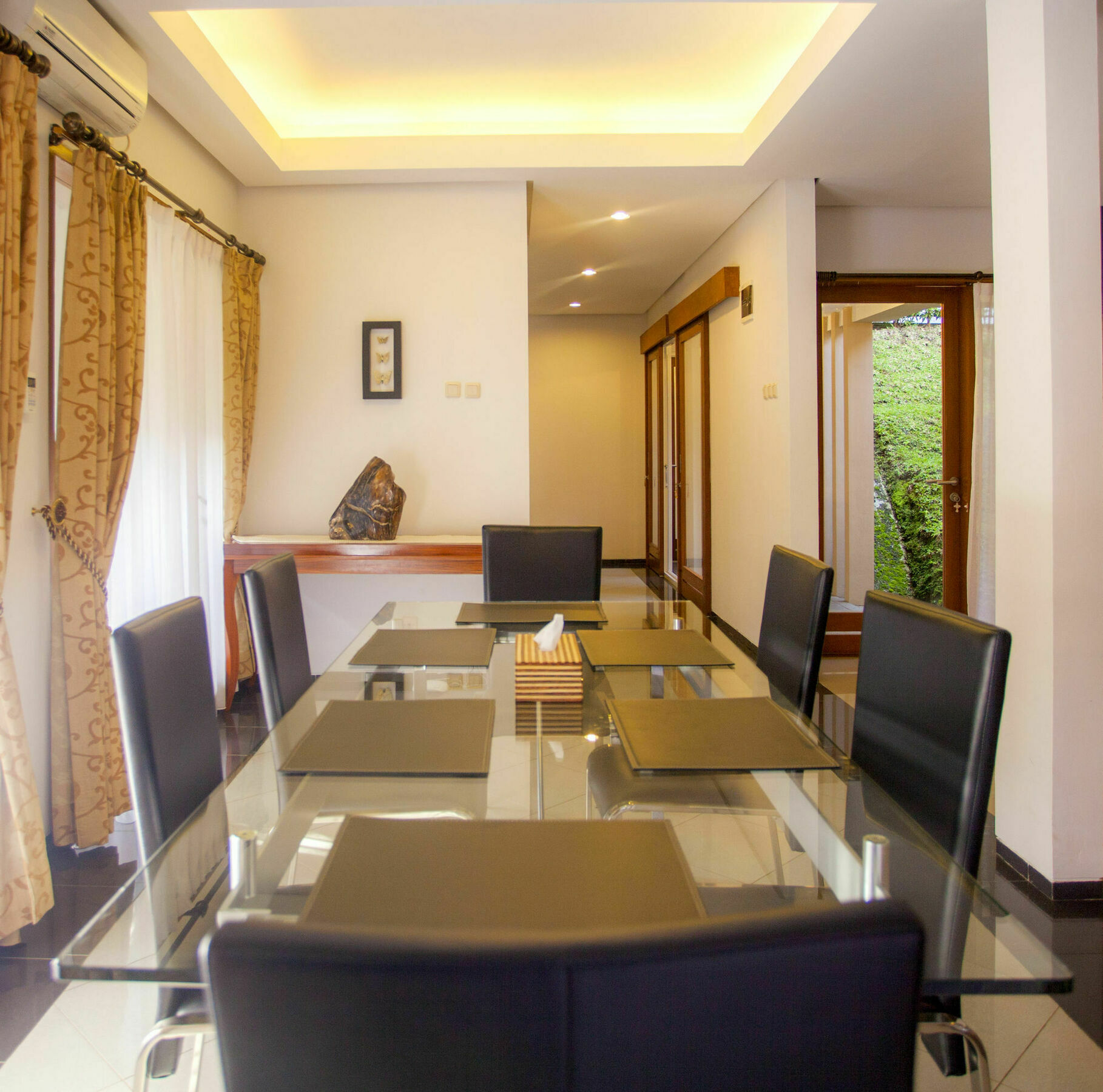 Kencana Villa Dago Bandung Buitenkant foto