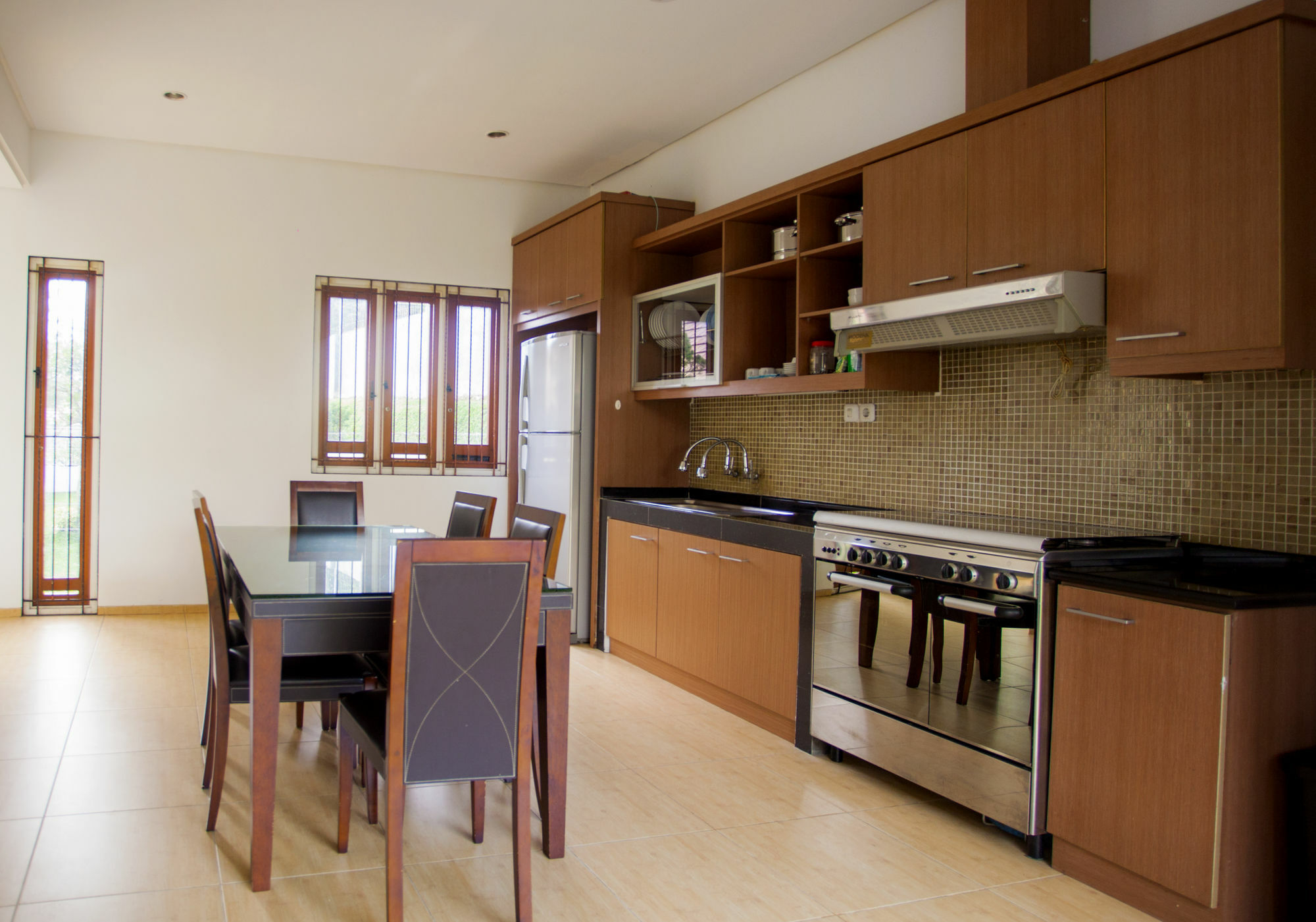 Kencana Villa Dago Bandung Buitenkant foto